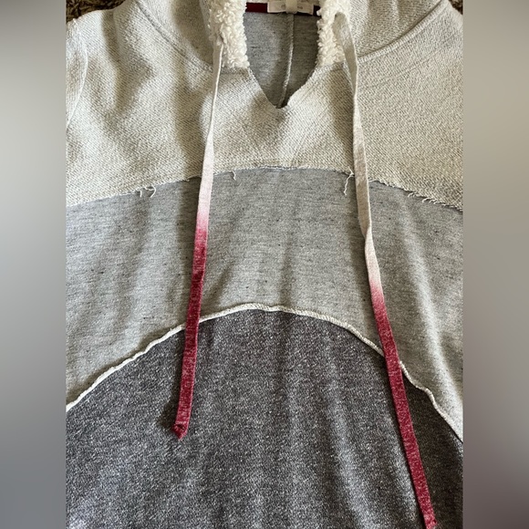 Women’s oversized gray and white hoodie - Picture 8 of 9
